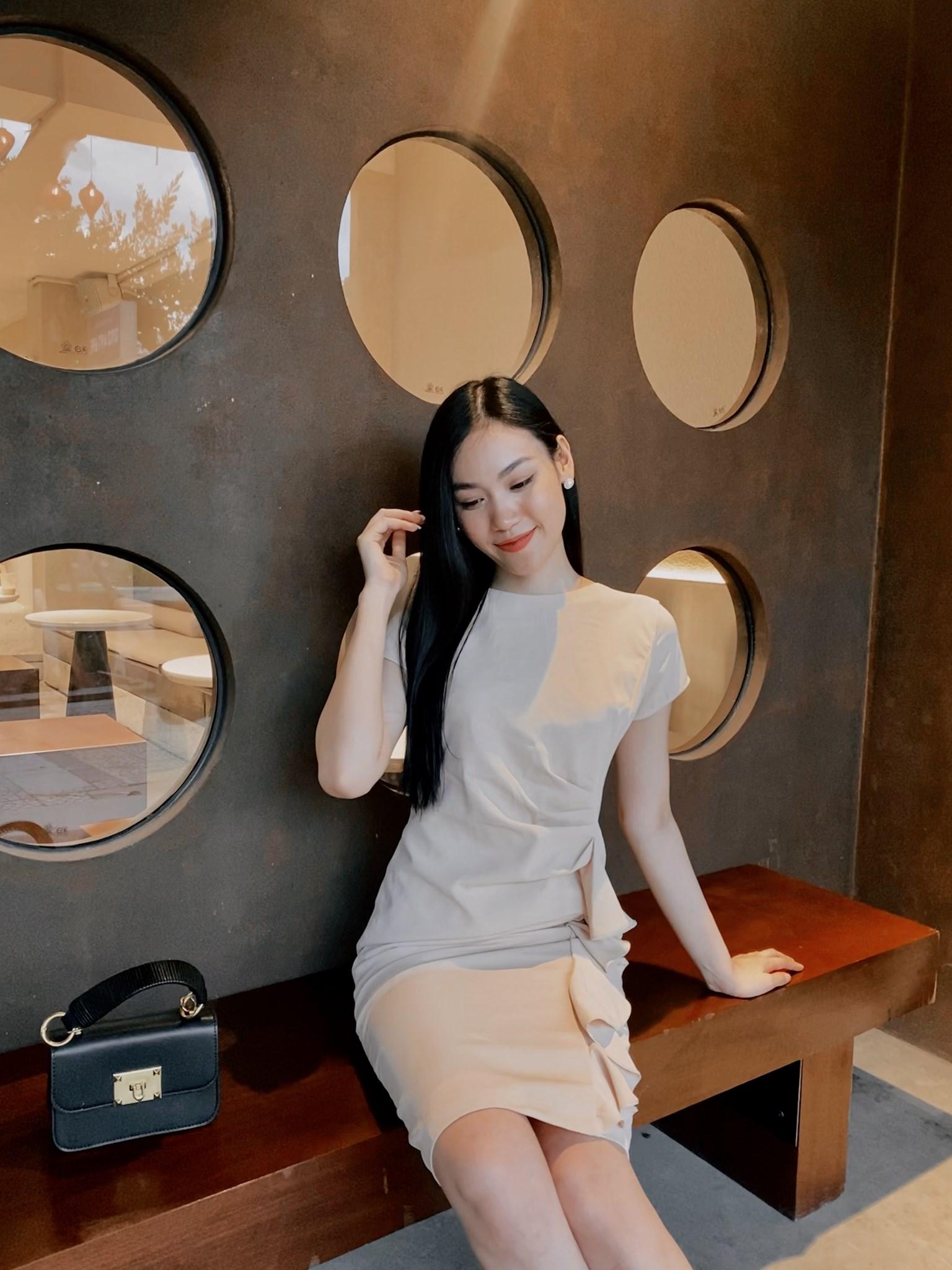 Đầm ôm bèo thân