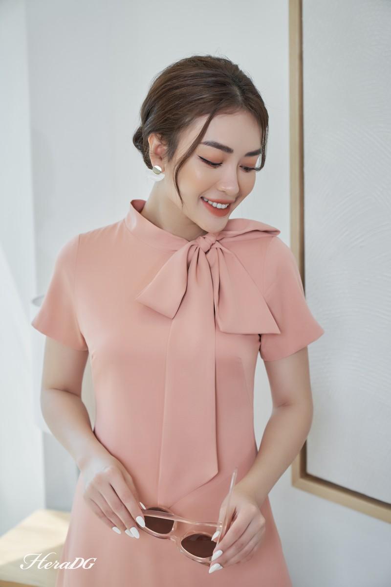 Đầm A nơ cổ