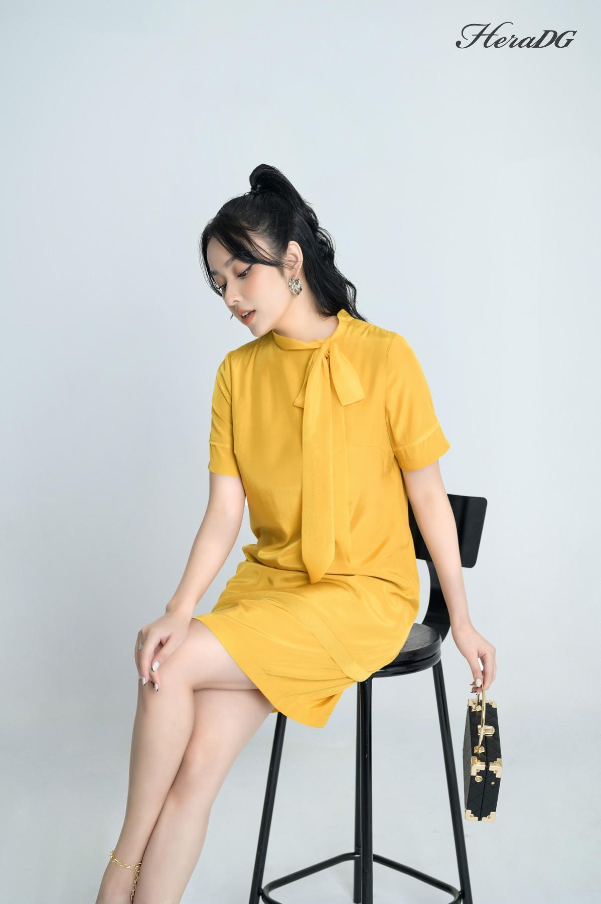 Đầm suông nơ cổ tay cộc