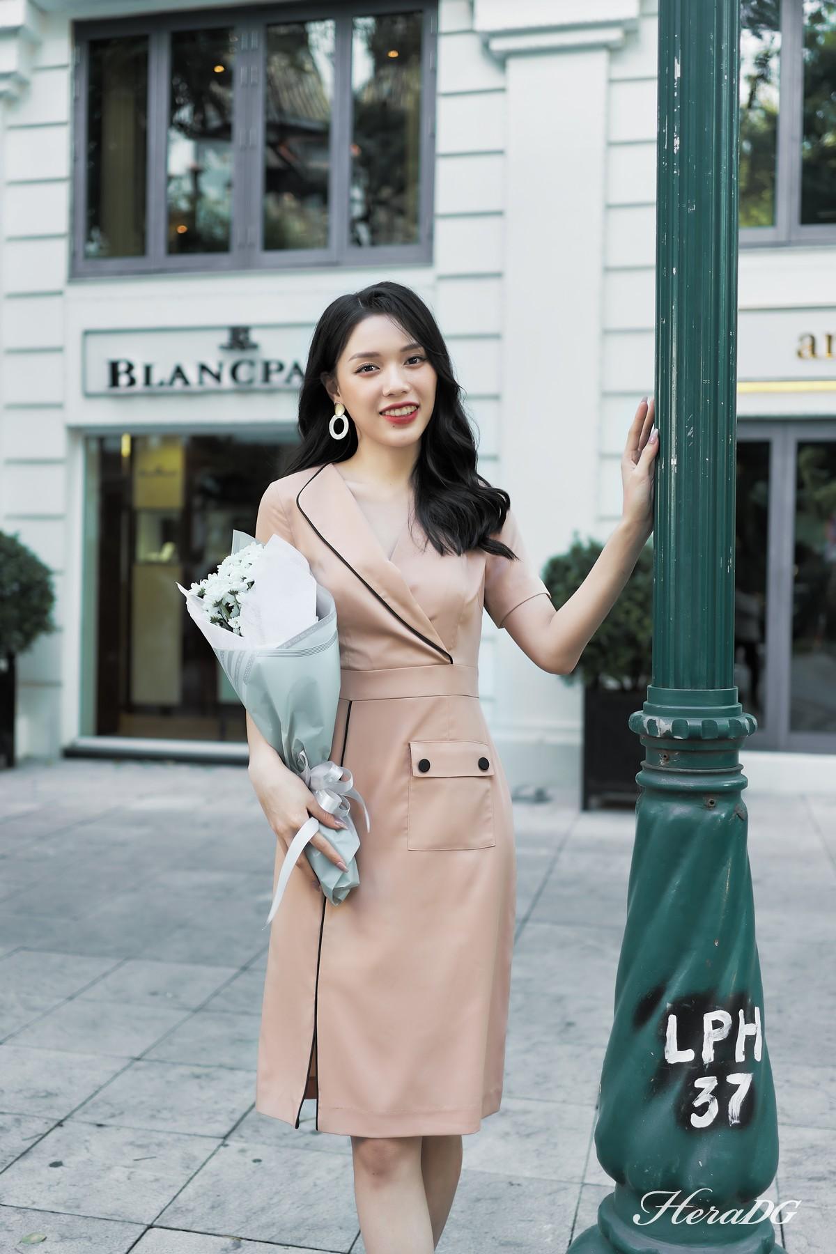 Đầm ôm cổ 1 ve