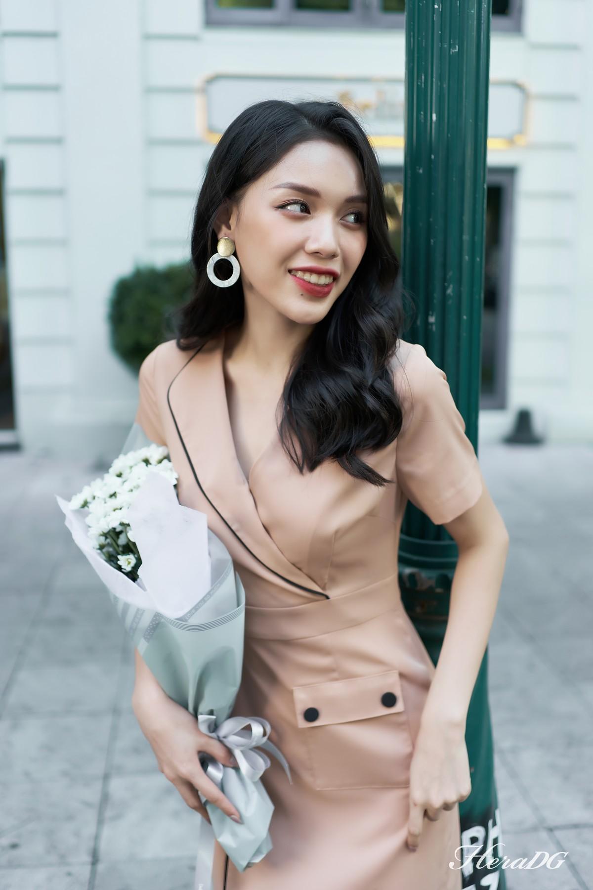 Đầm ôm cổ 1 ve
