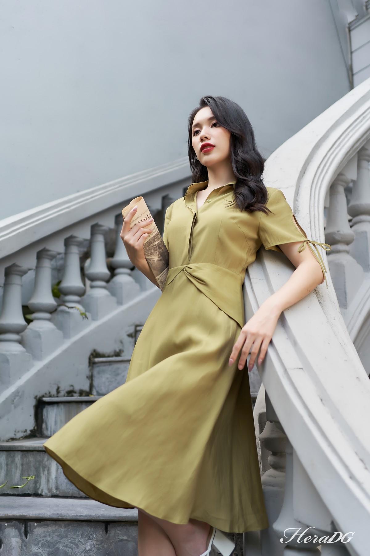 Đầm xoè cổ đức