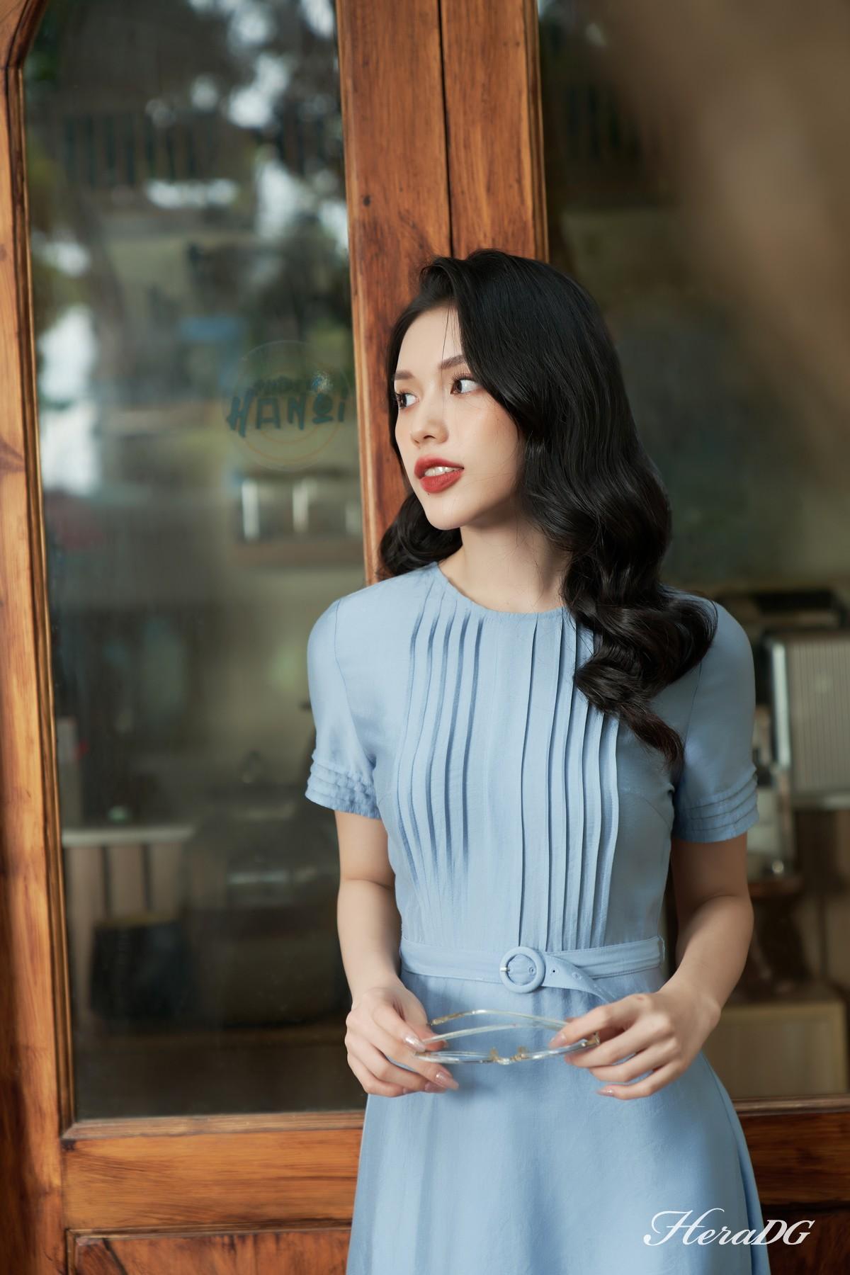 Đầm xoè xếp ly ngực