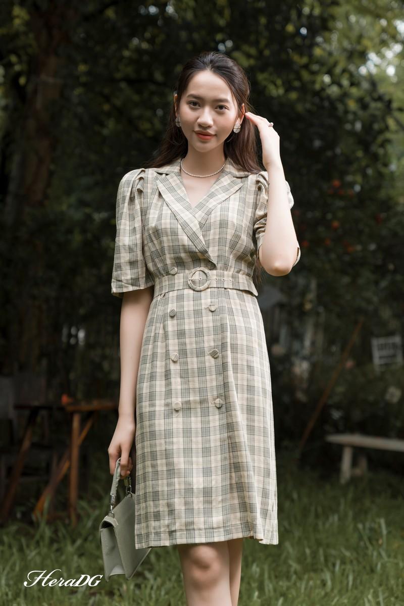 Đầm ôm cổ 2 ve