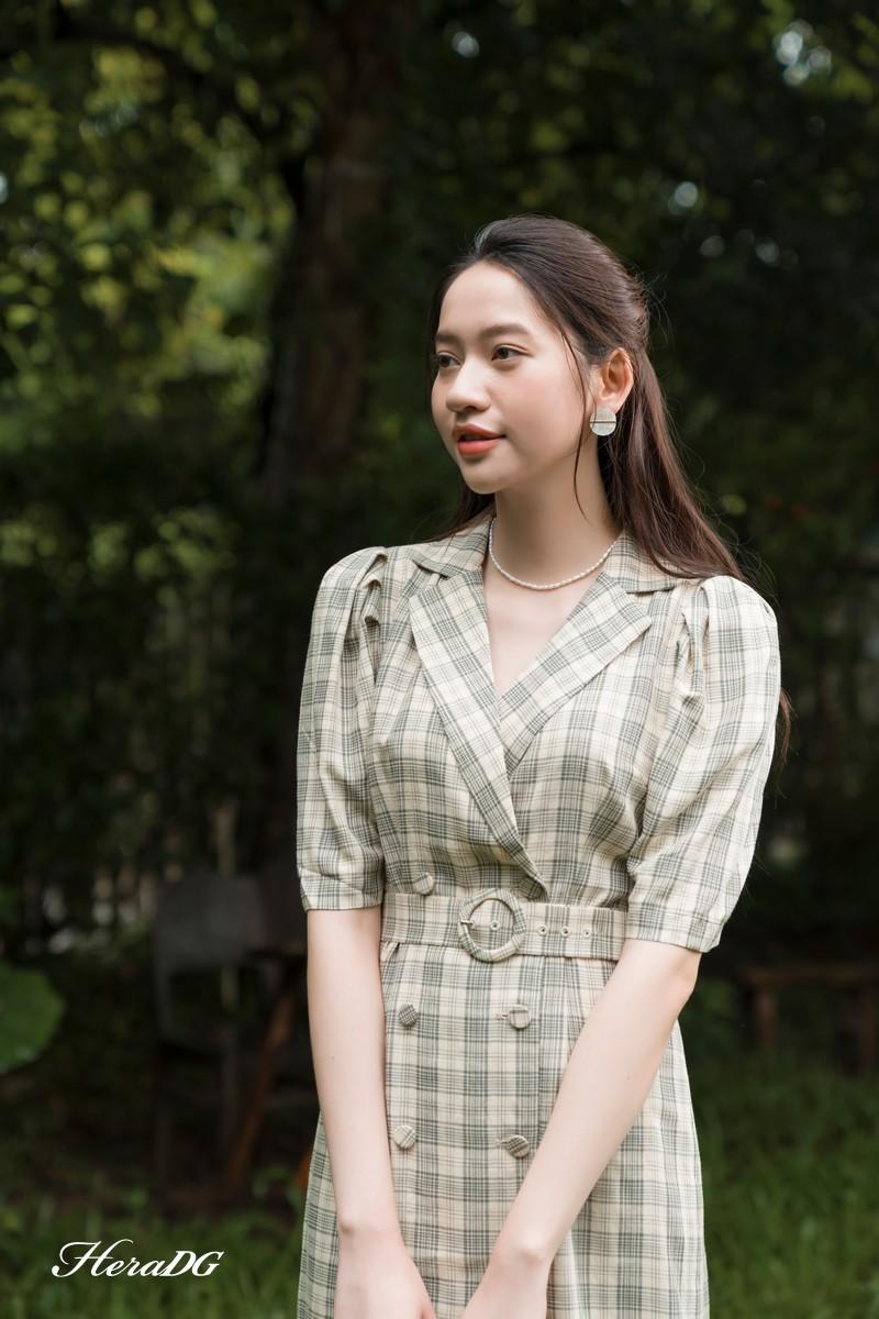 Đầm ôm cổ 2 ve
