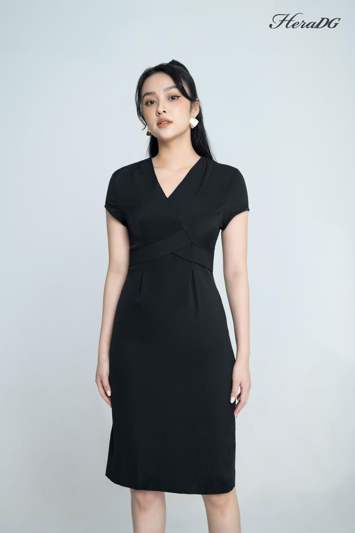 Đầm ôm cổ V xếp ly vai