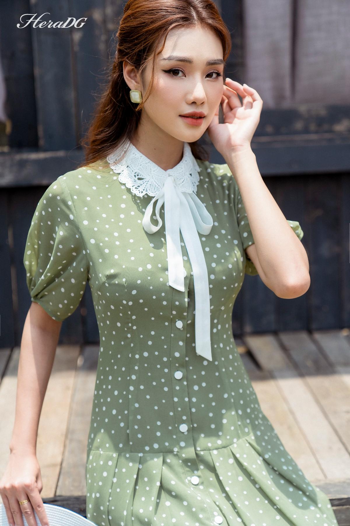 Đầm xoè cổ thắt nơ