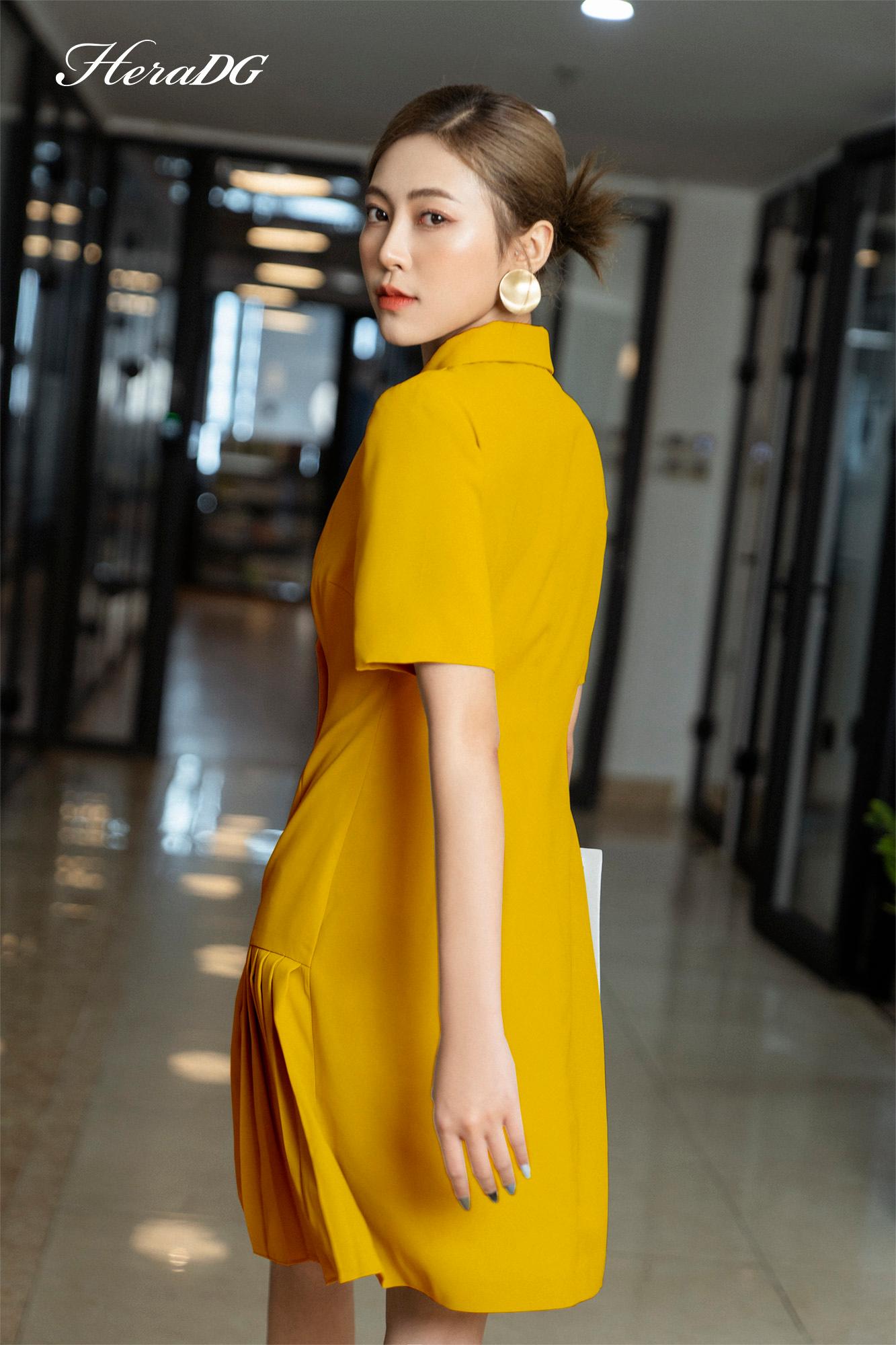 Đầm cổ bẻ ve gấu xếp ly