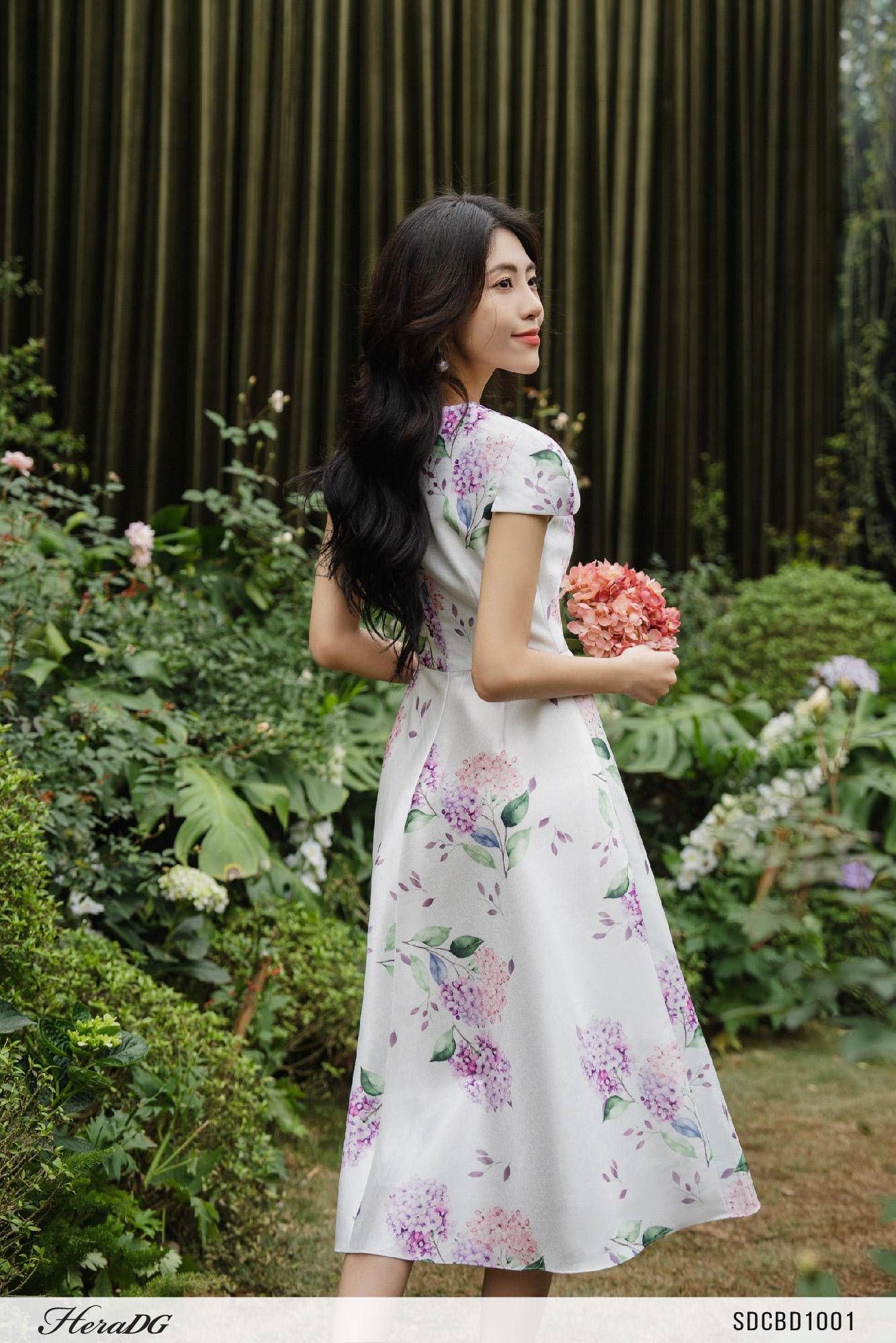 Đầm xoè xếp ly ngực