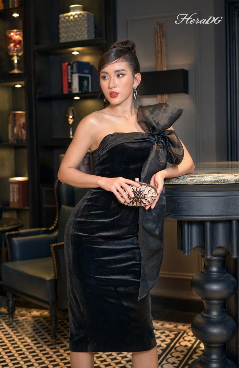 Đầm nhung ôm nơ vai