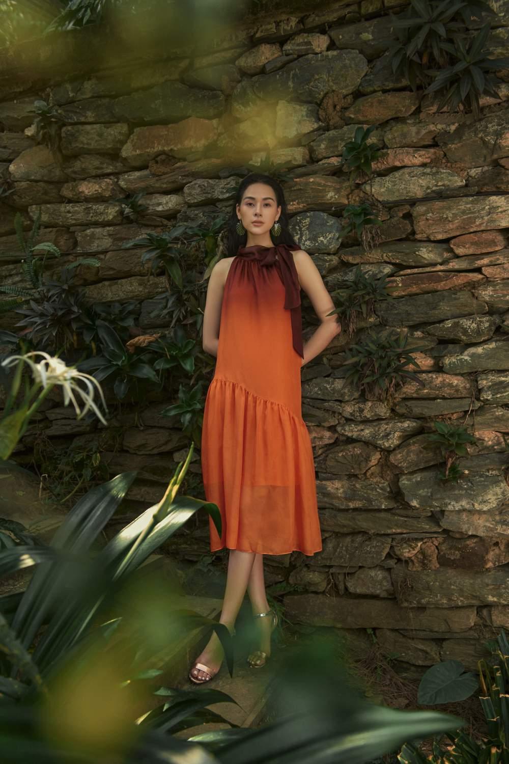 Đầm maxi cổ nơ