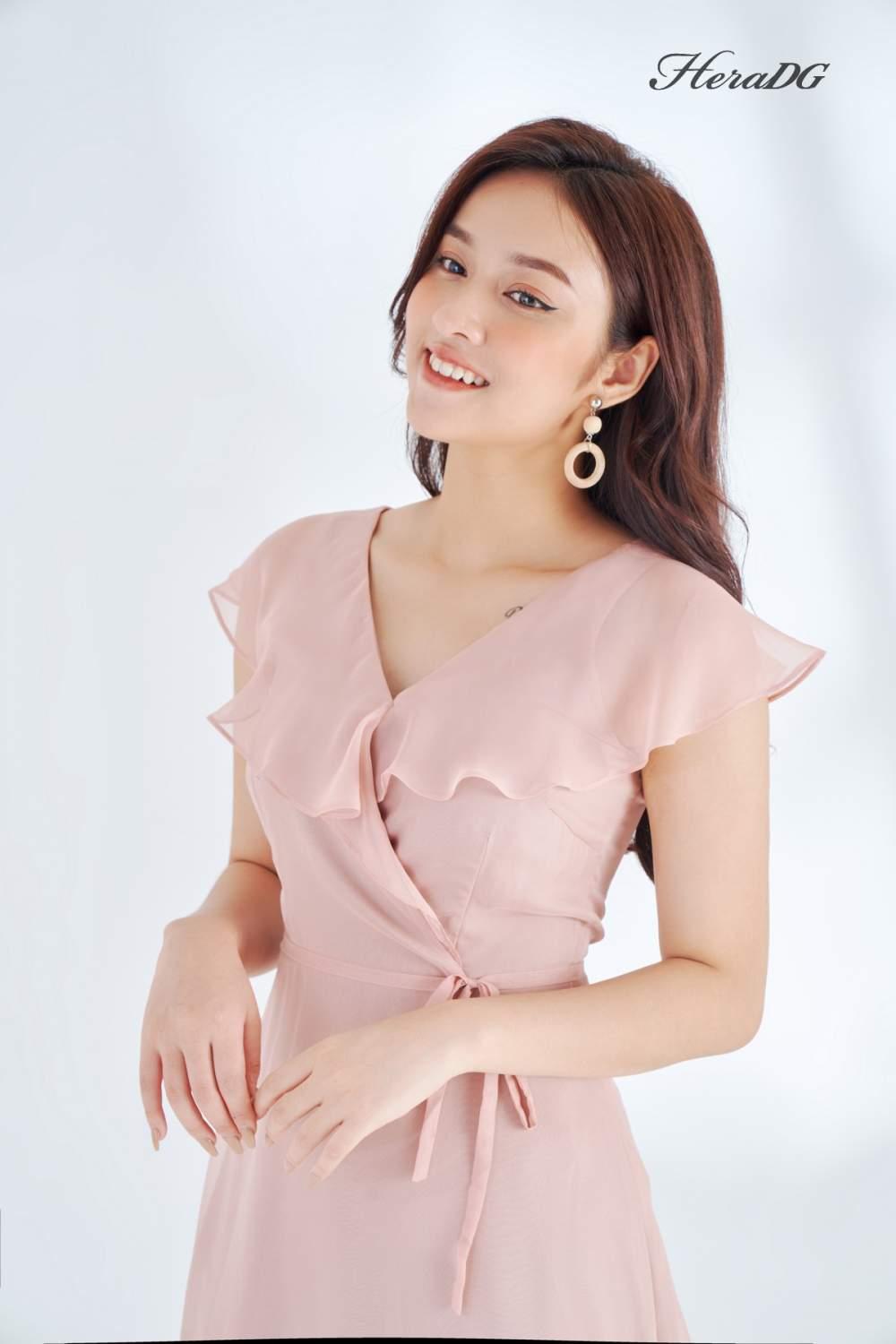 Đầm xòe cổ V