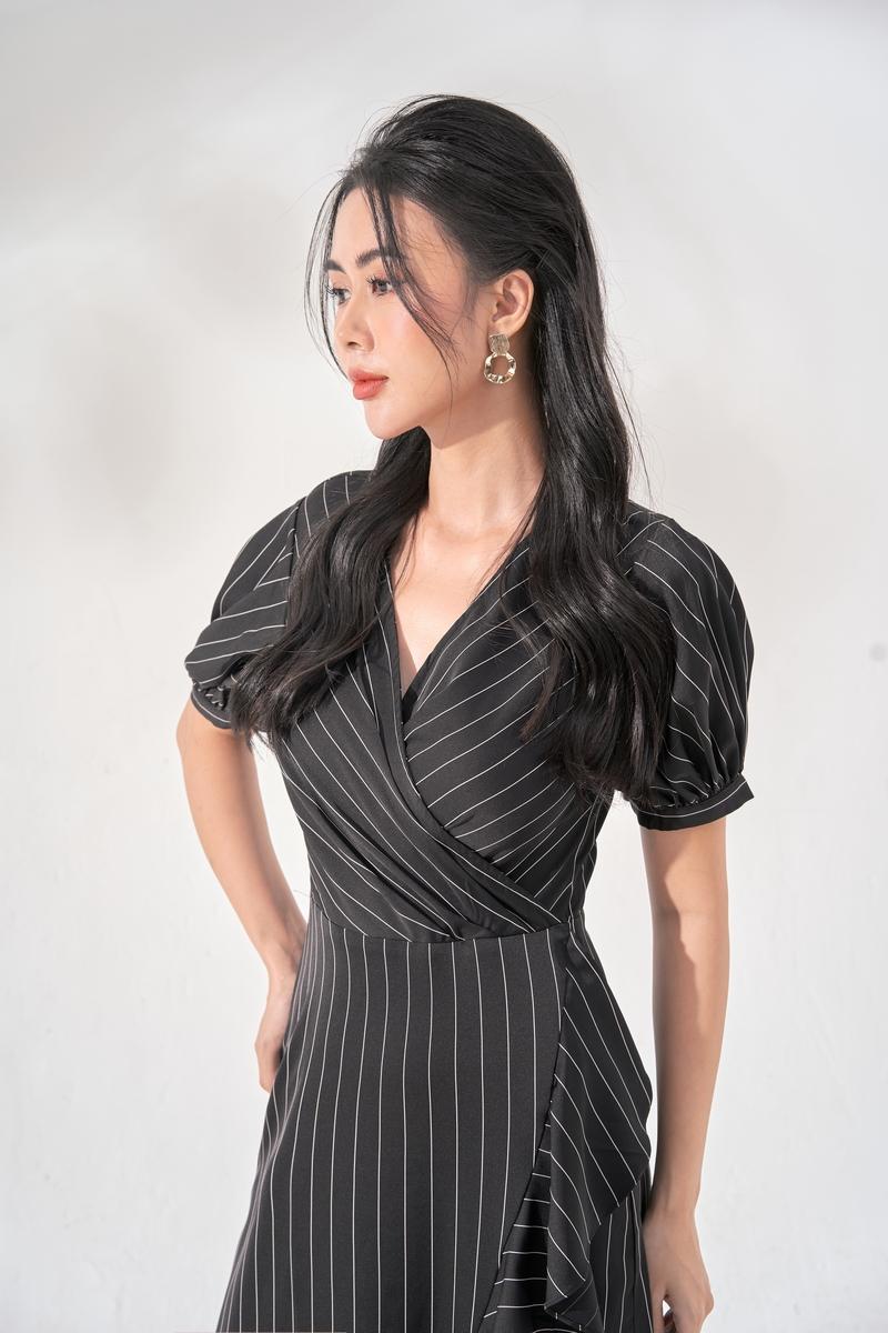 Đầm xòe bèo tay bồng