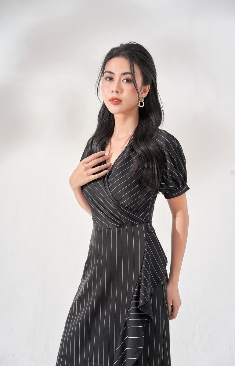 Đầm xòe bèo tay bồng
