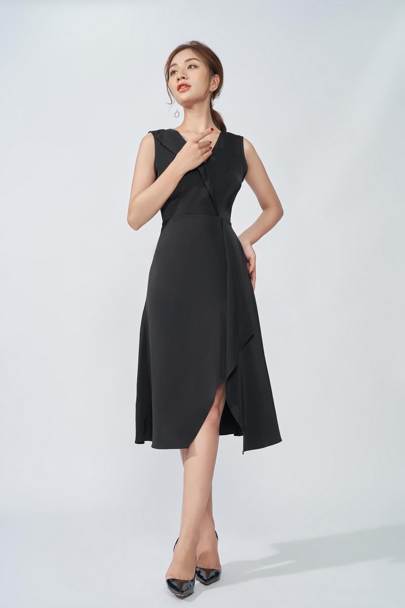 Đầm xòe sát nách cổ ve