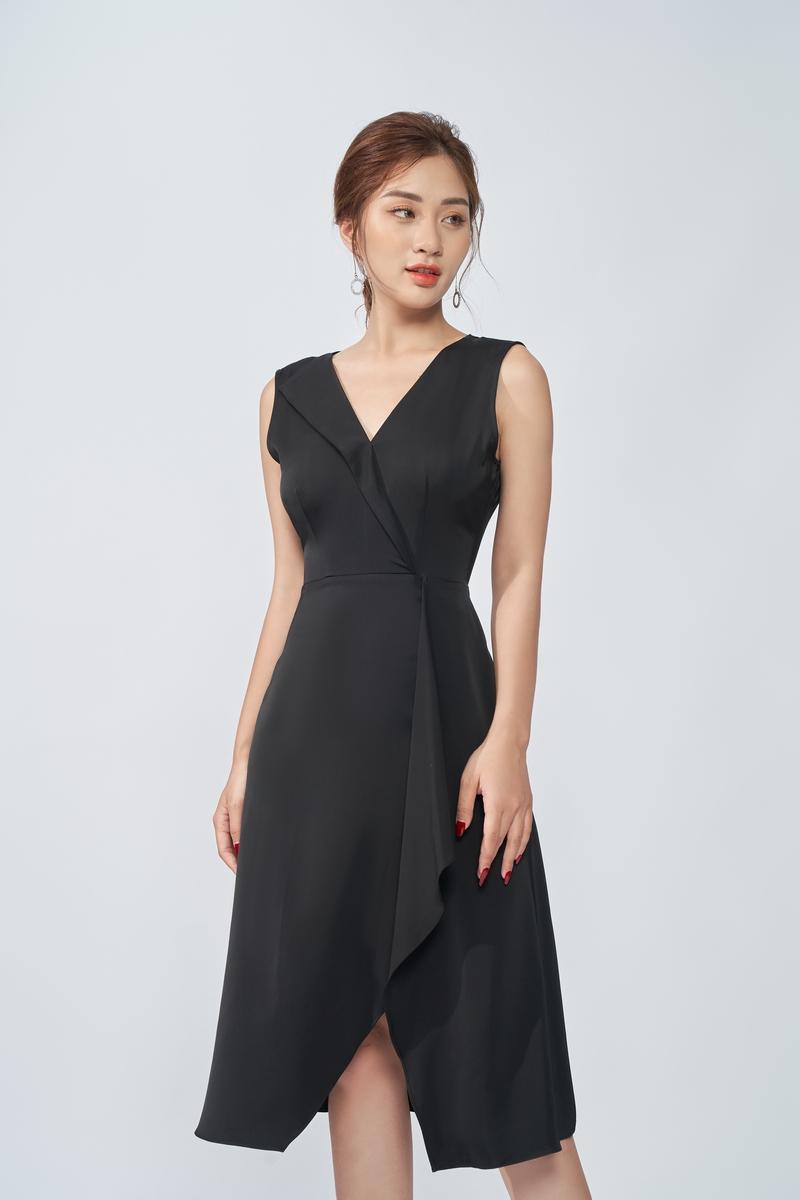 Đầm xòe sát nách cổ ve