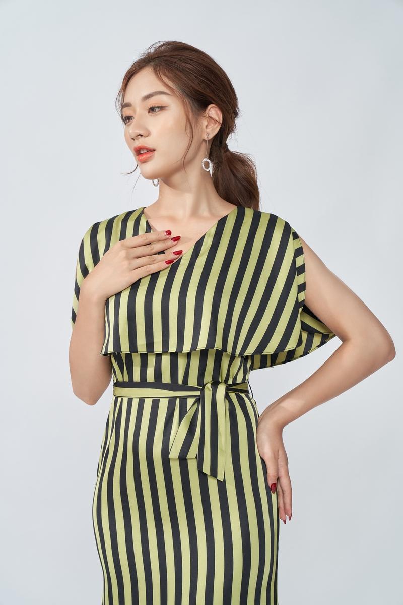 Đầm kẻ suông hai tầng