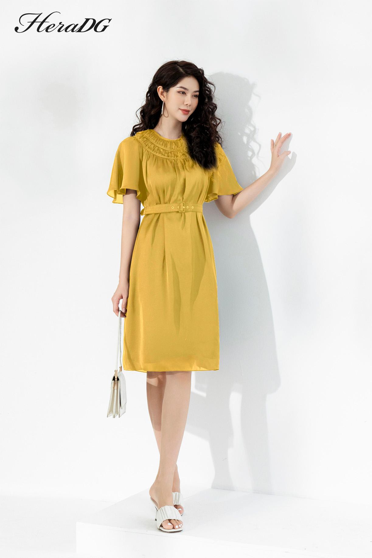 Đầm suông kèm đai
