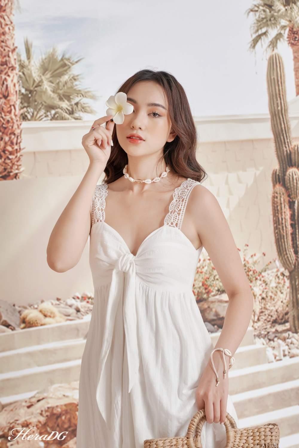 Đầm xòe nơ ngực