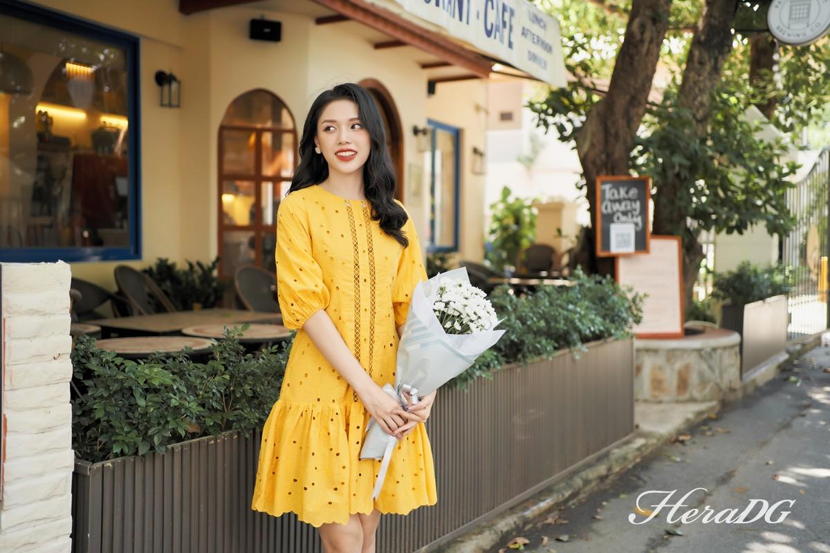 Đầm xoè phối ren, tay bồng