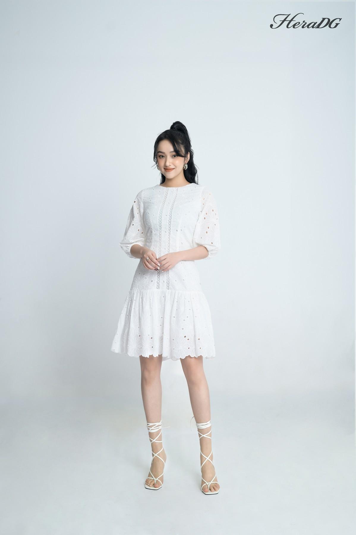 Đầm xoè phối ren, tay bồng