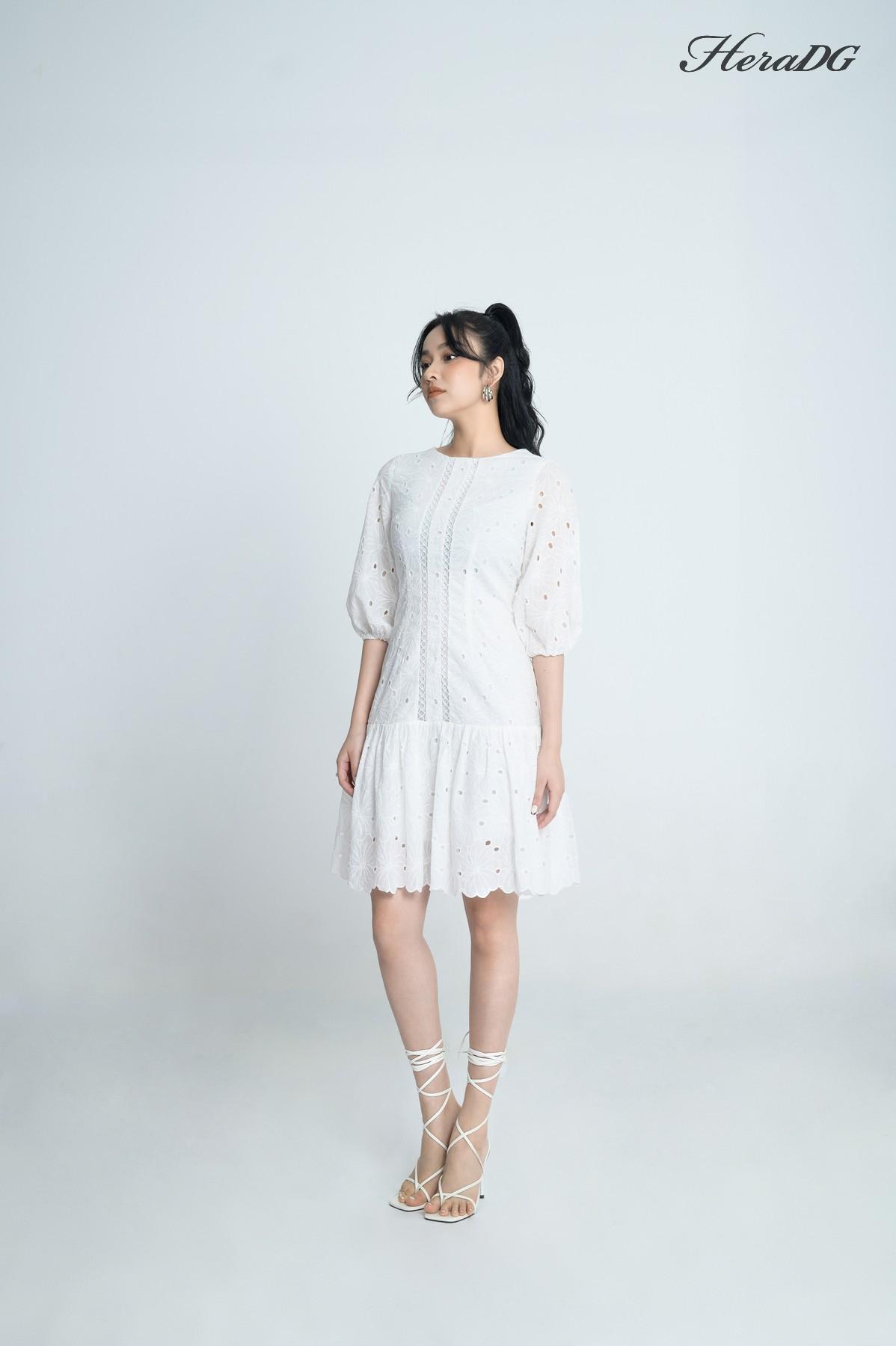 Đầm xoè phối ren, tay bồng