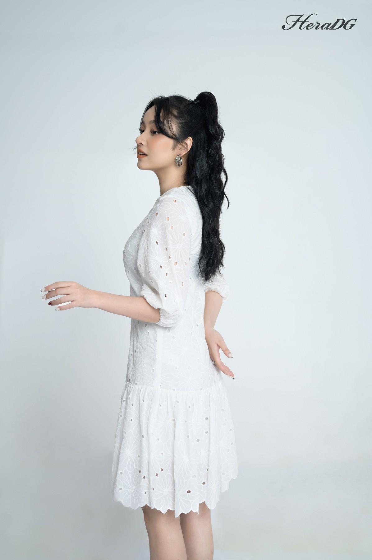 Đầm xoè phối ren, tay bồng