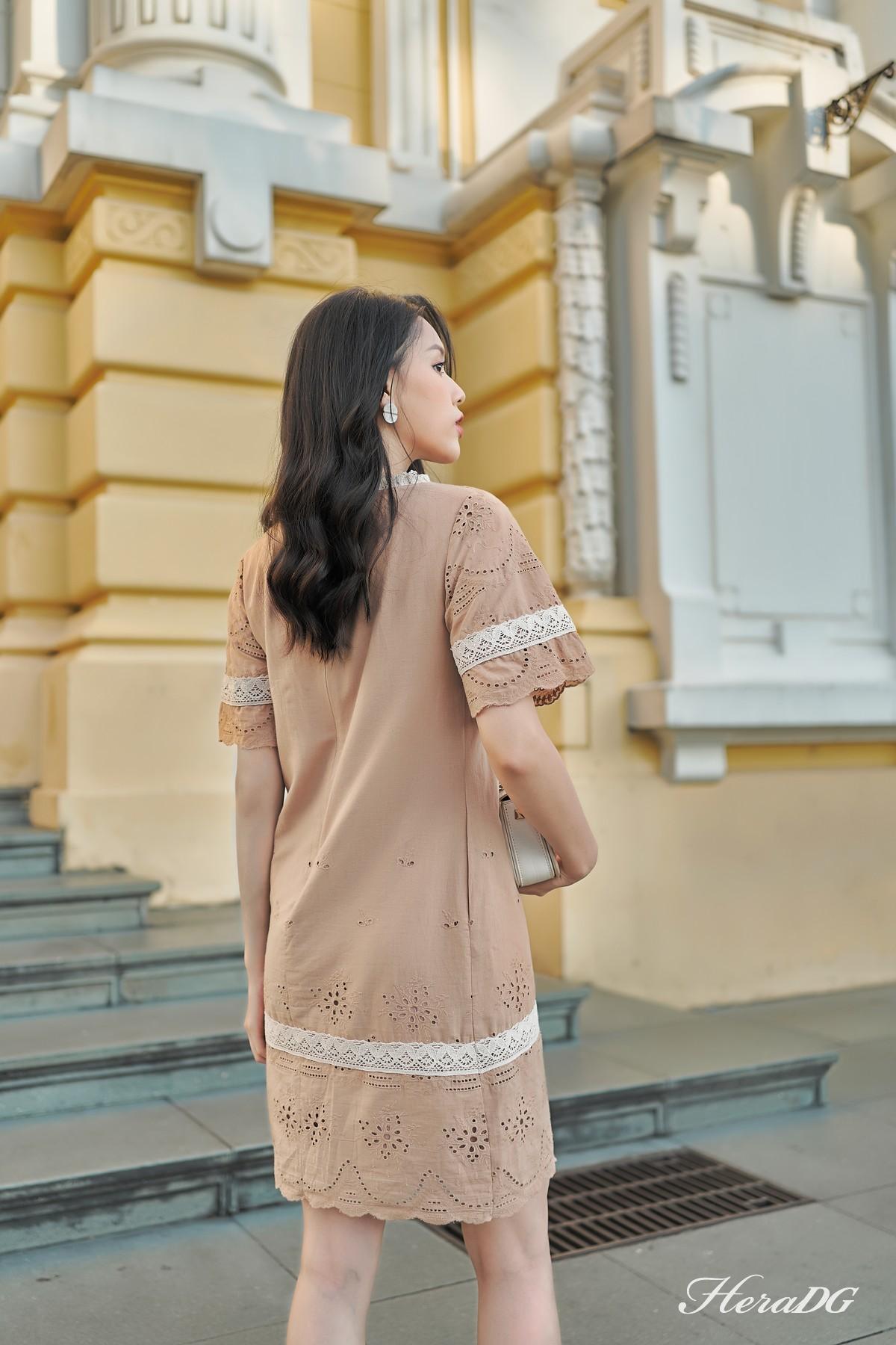 Đầm suông phối ren