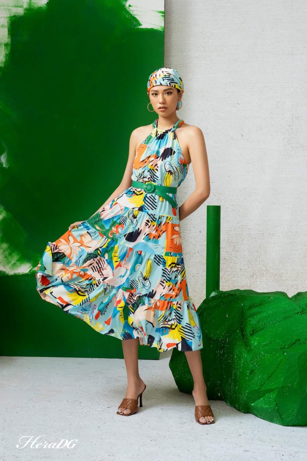 Đầm maxi cổ yếm