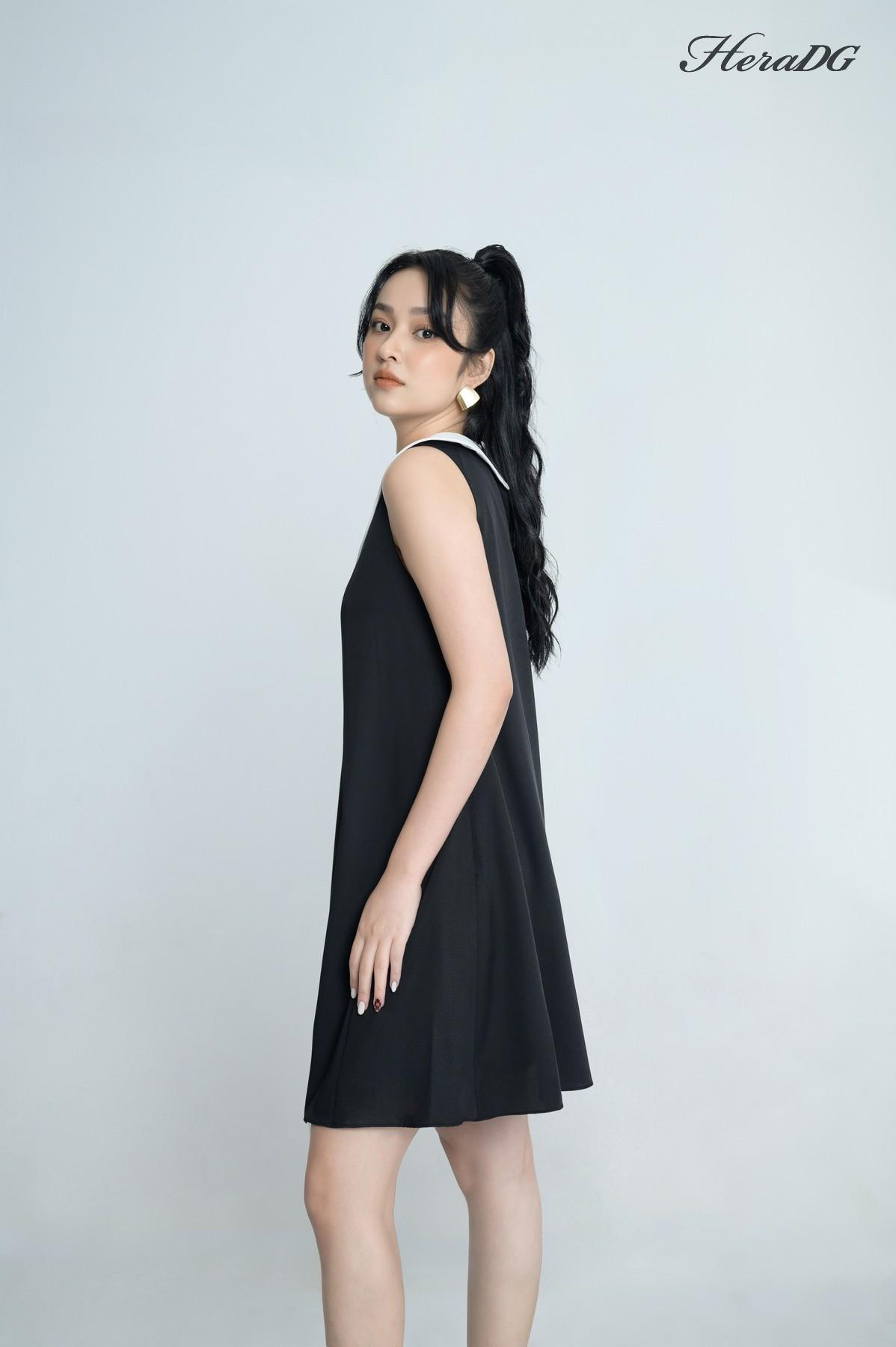 Đầm xoè sát nách