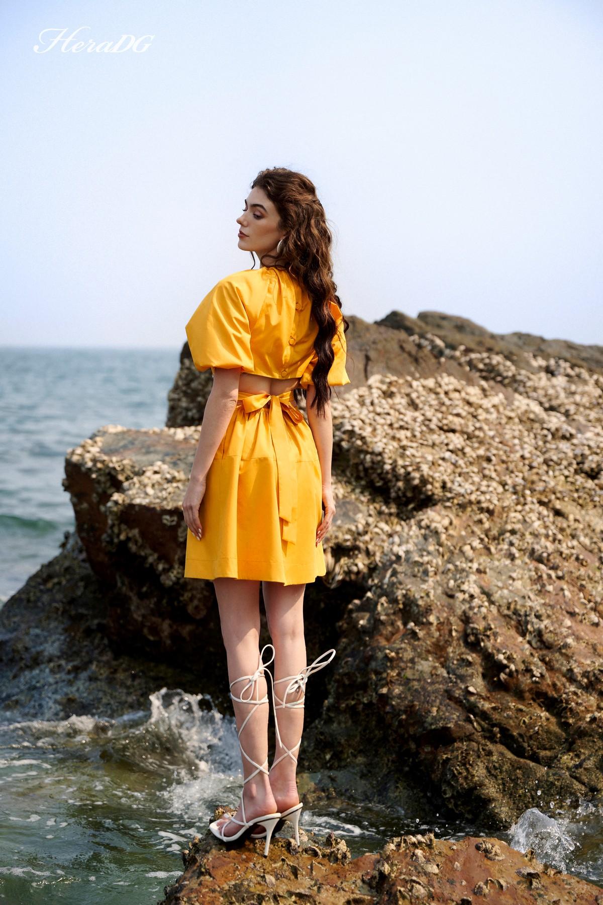 Đầm xoè thắt dây lưng