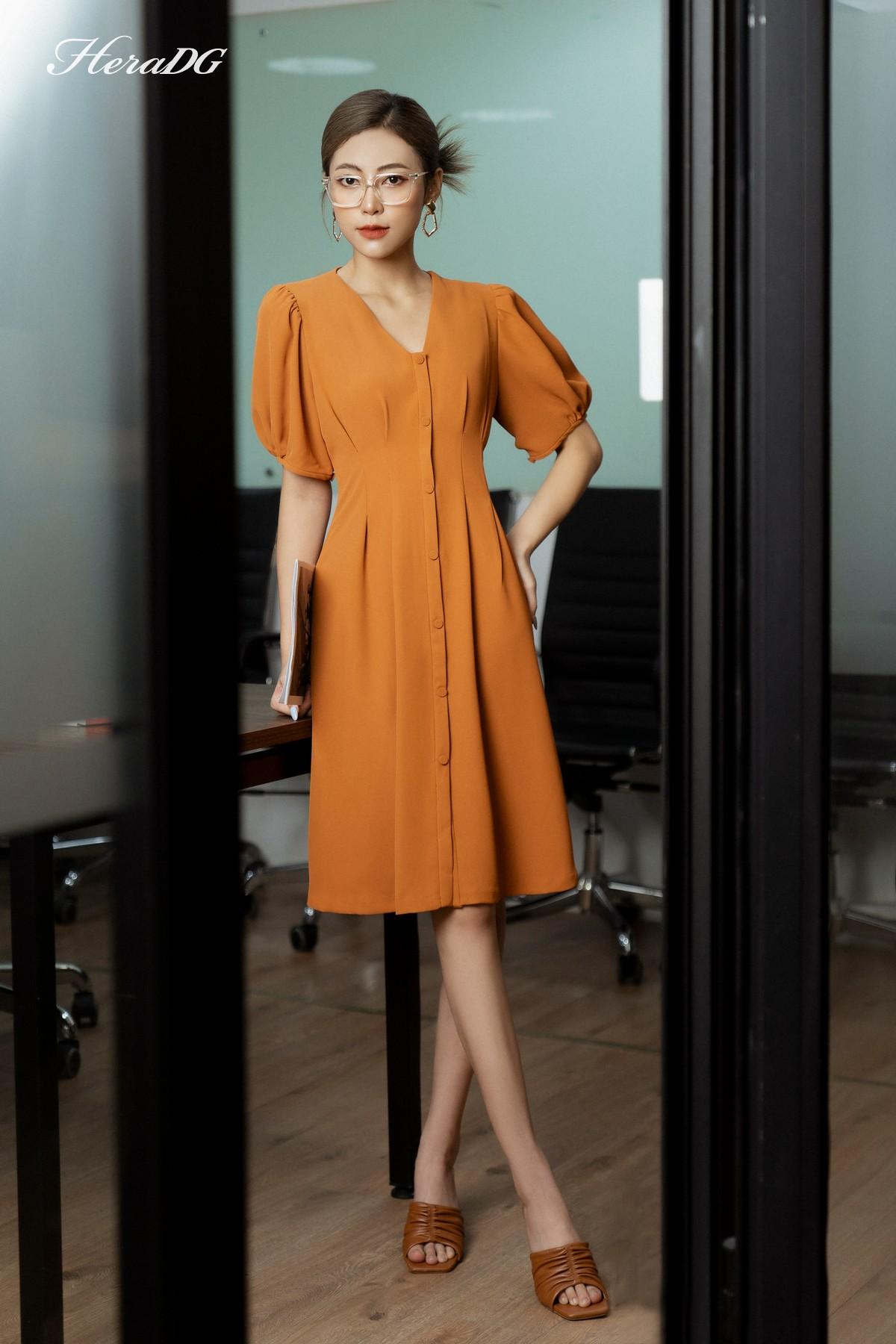 Đầm xoè chiết ly thân