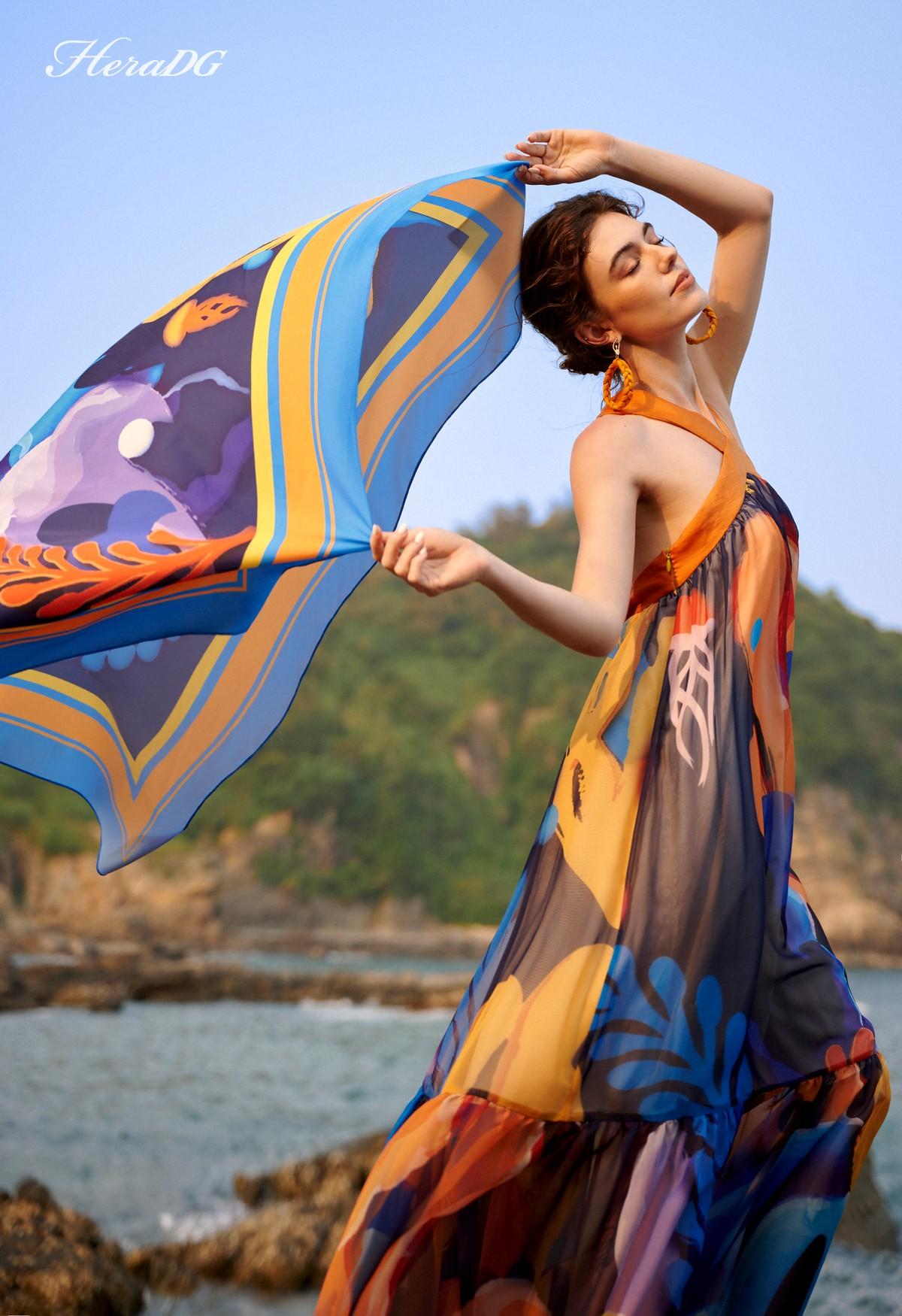 Maxi cổ yếm