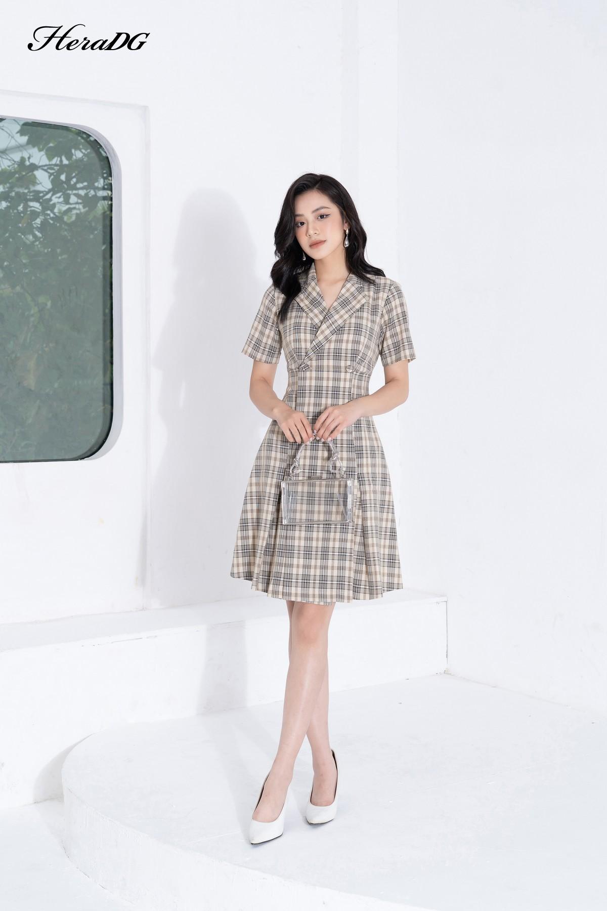Đầm ôm A cổ vest