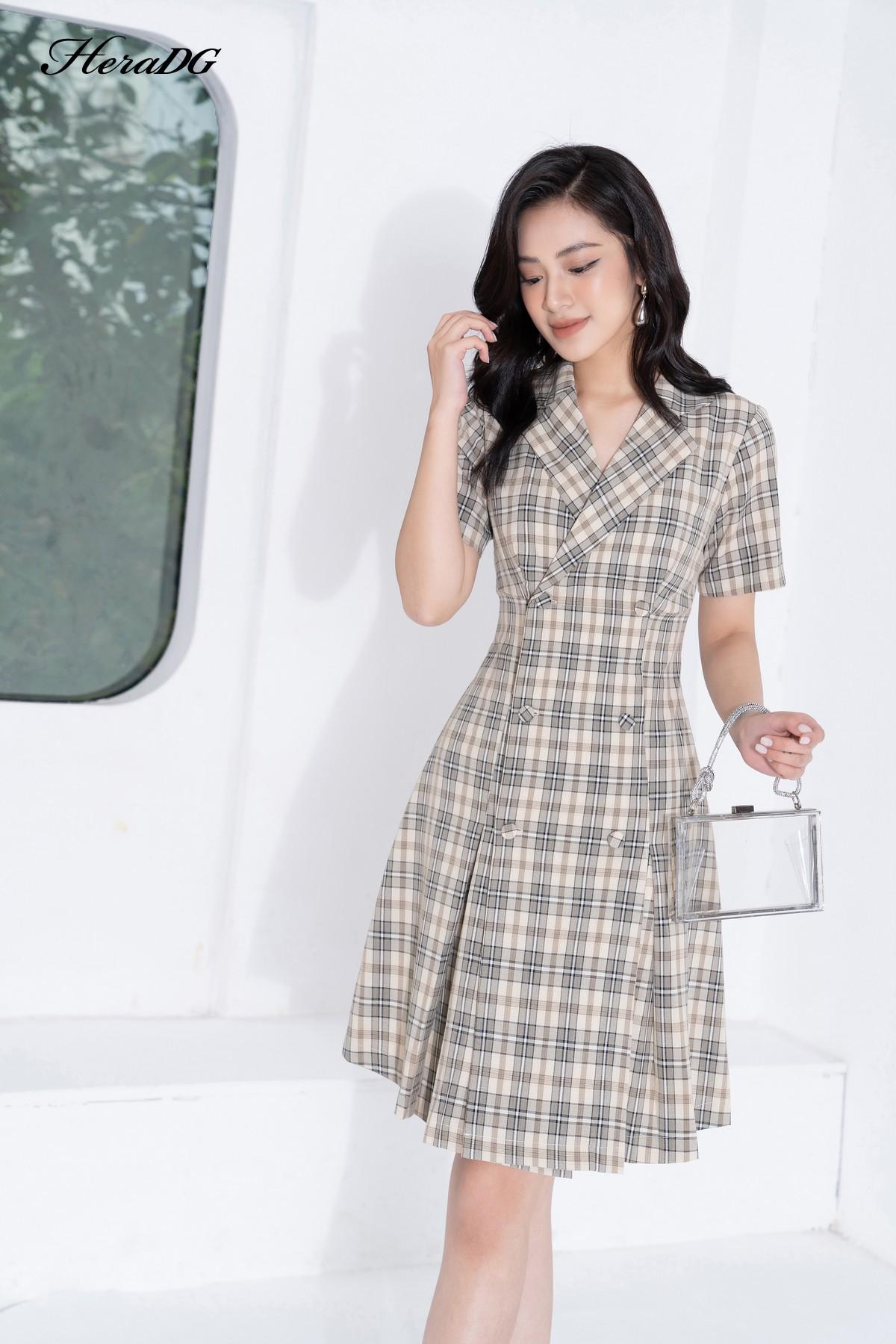 Đầm ôm A cổ vest