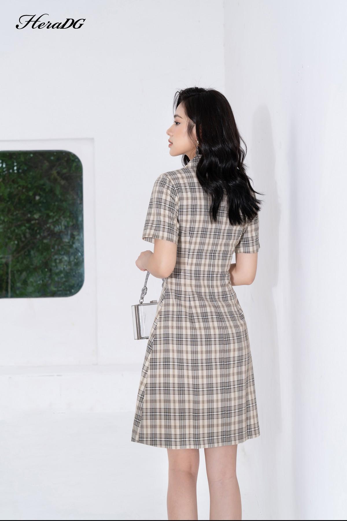 Đầm ôm A cổ vest