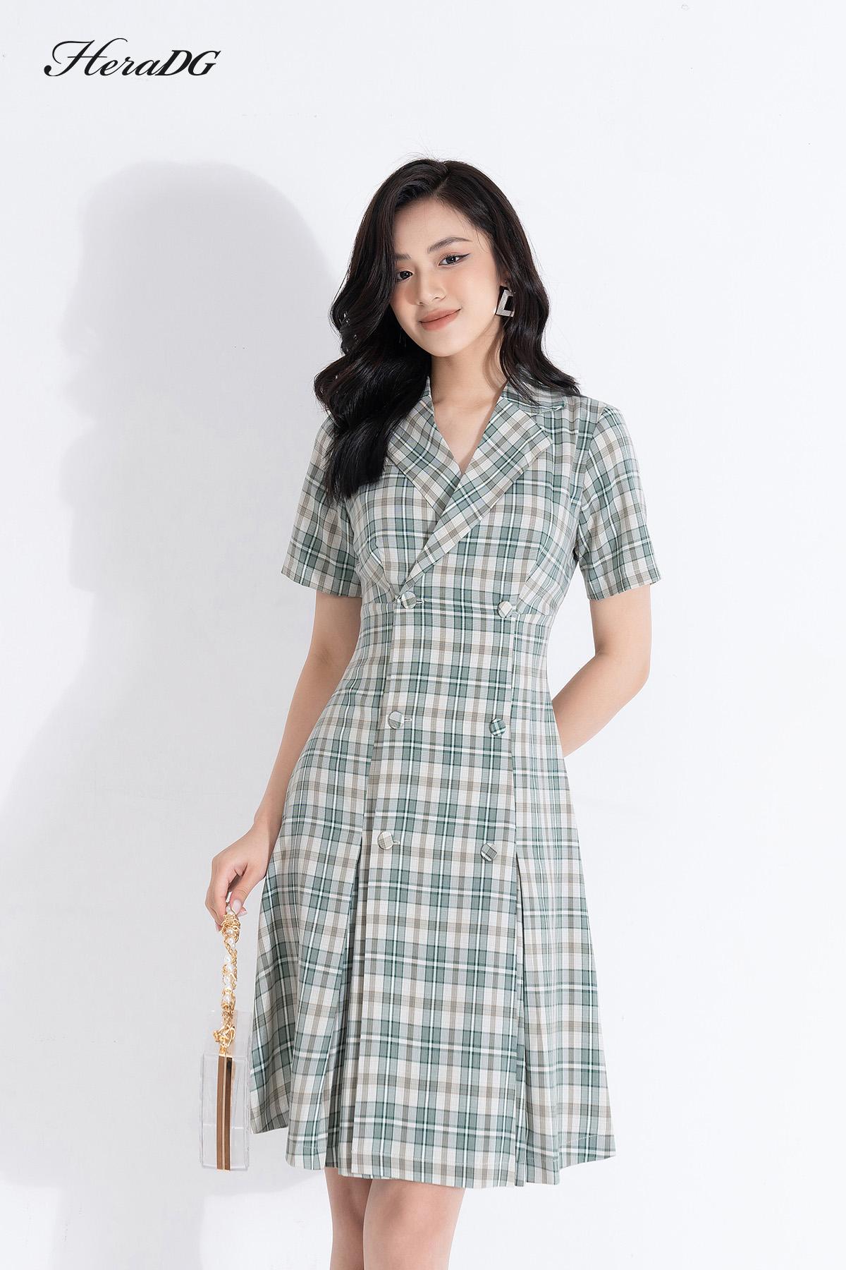 Đầm ôm A cổ vest