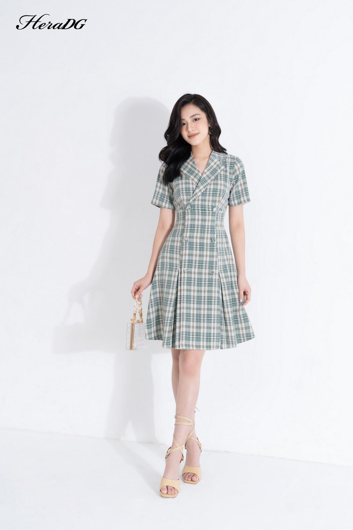 Đầm ôm A cổ vest