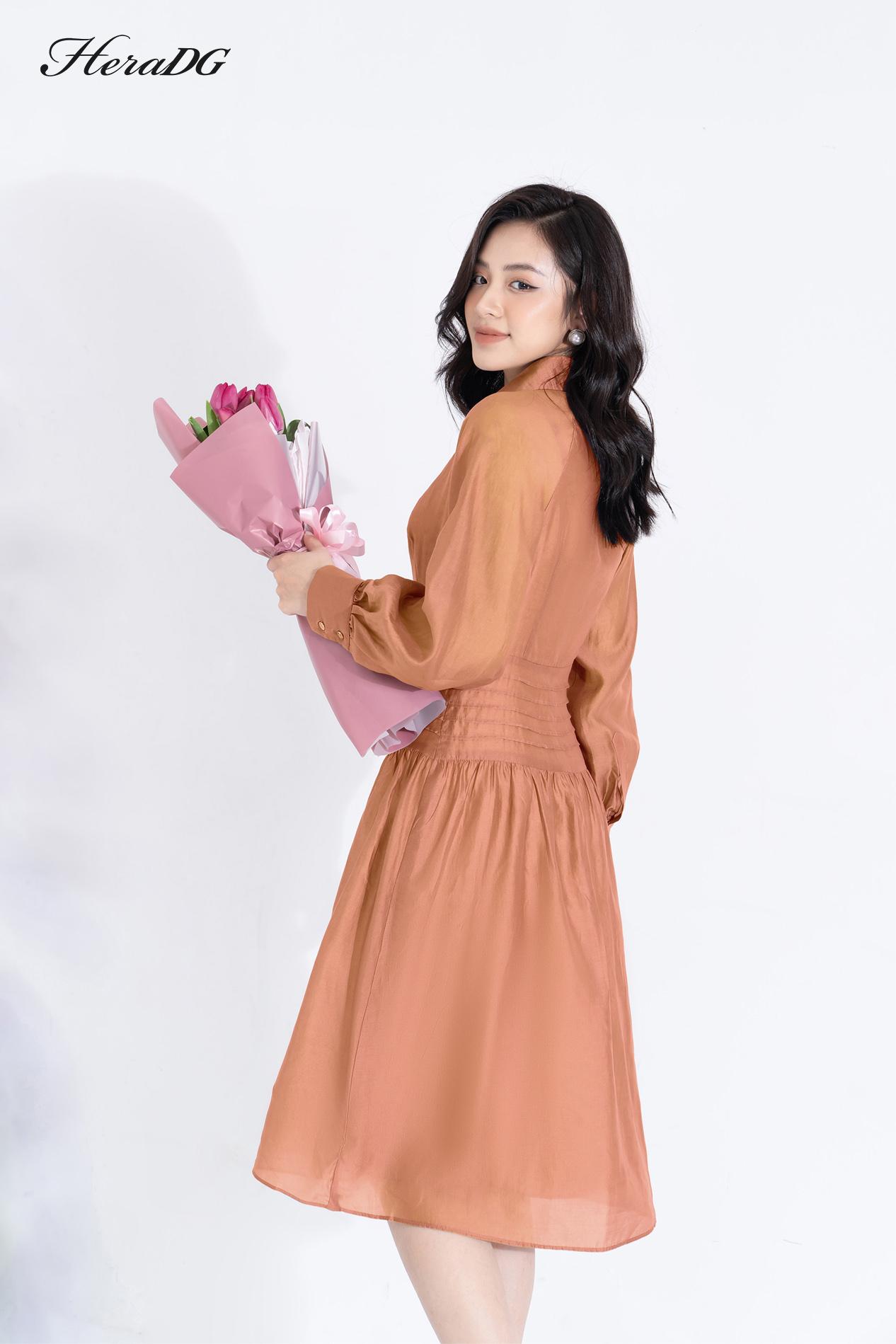 Đầm xoè cổ đức