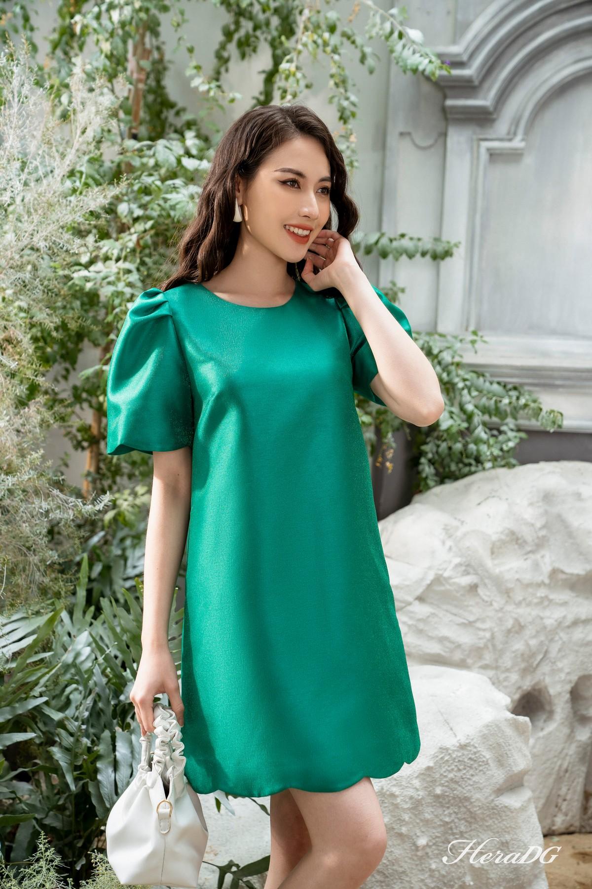 Đầm suông gấu múi cong