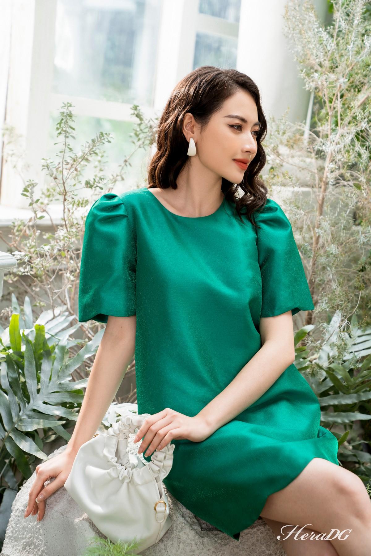 Đầm suông gấu múi cong