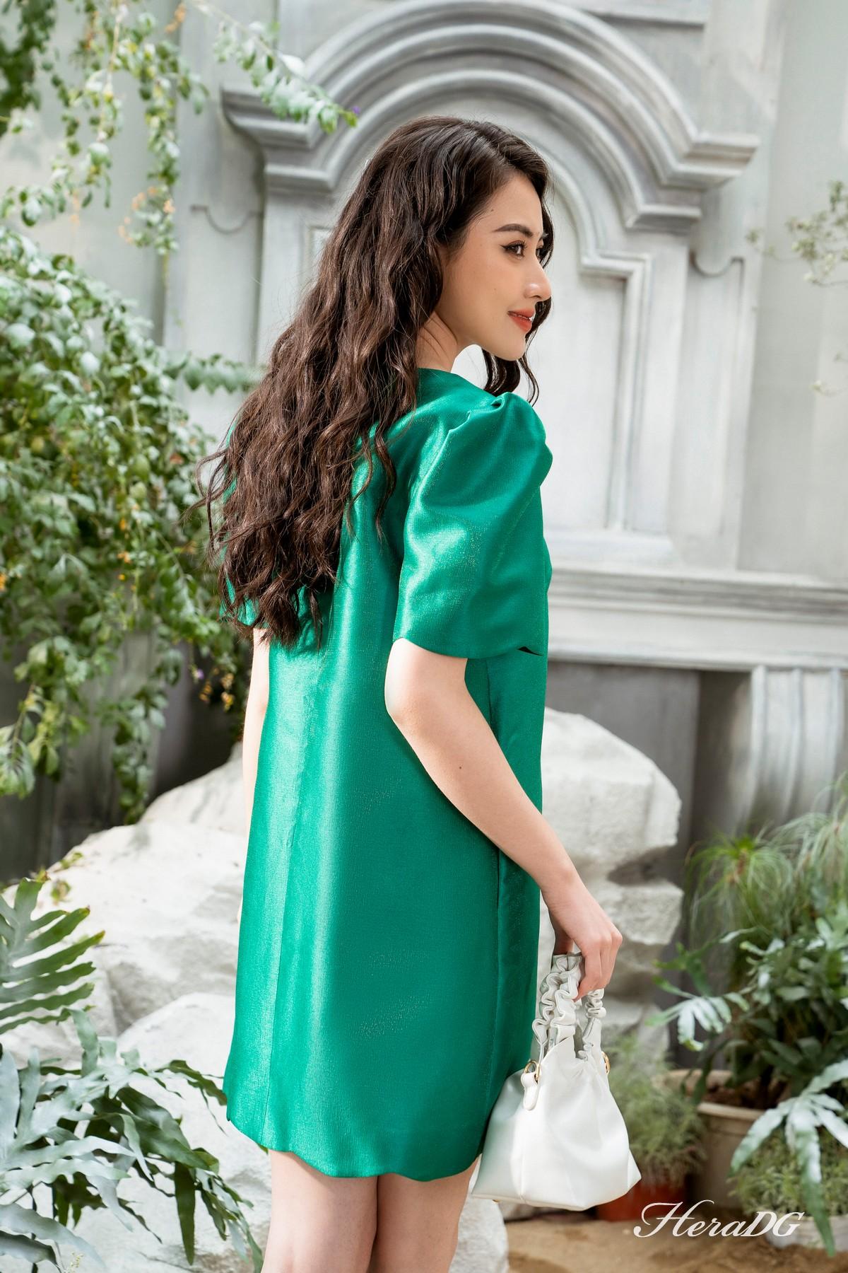 Đầm suông gấu múi cong