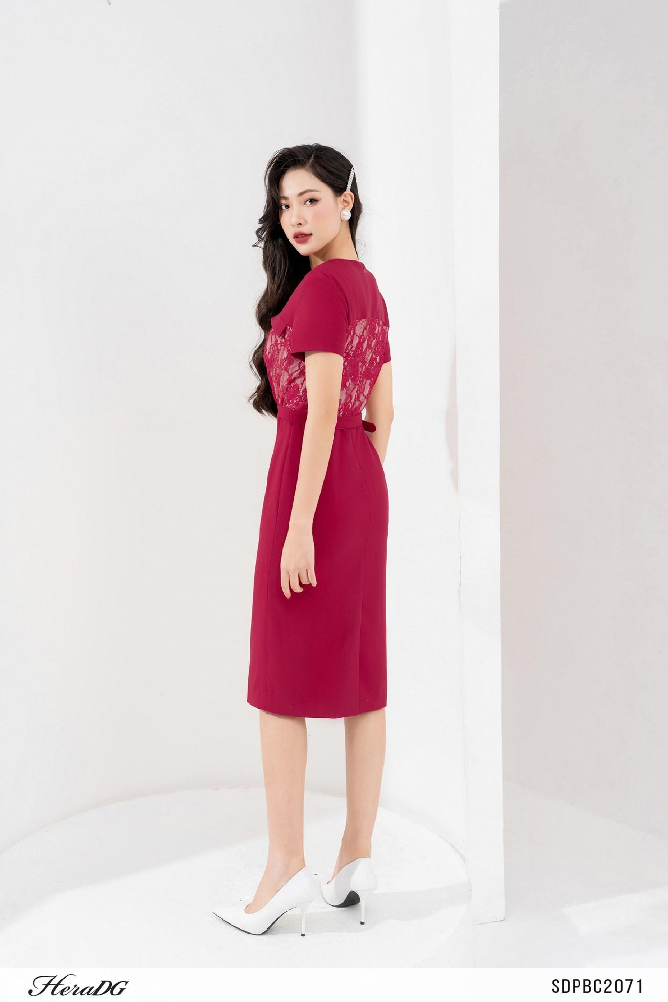 Đầm ôm vai chờm phối ren