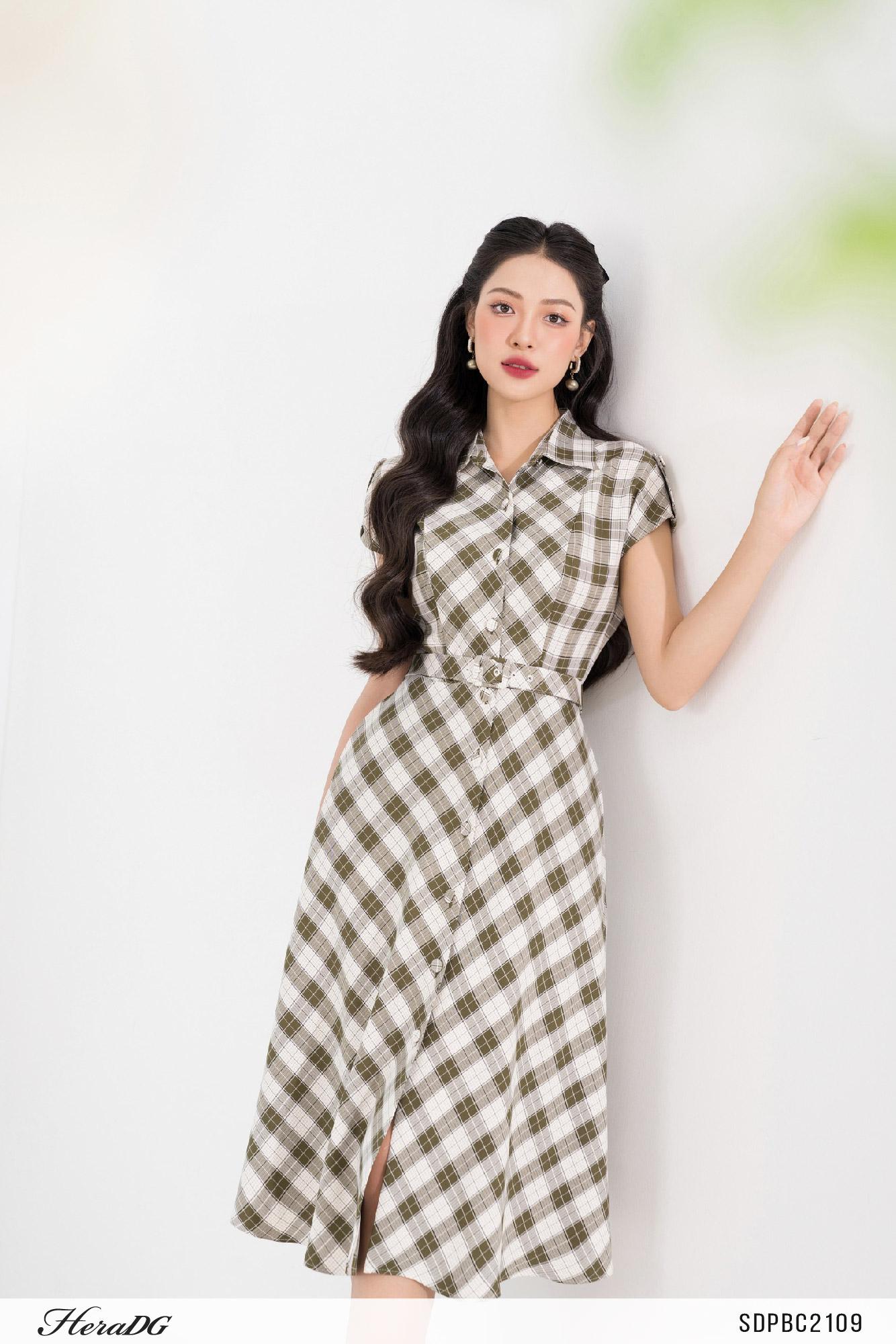 Đầm xoè cổ đức vai chờm
