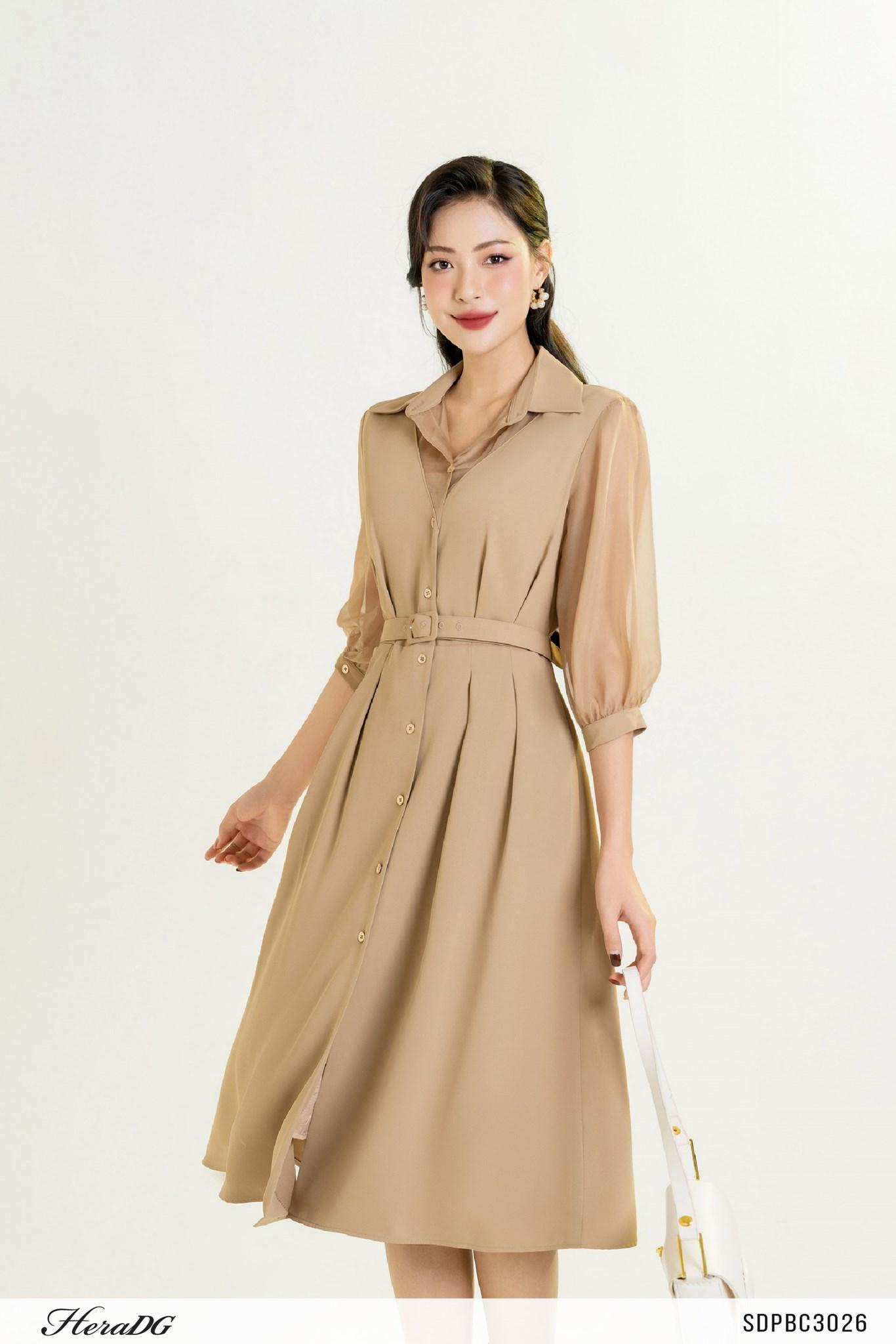 Đầm xoè tay lỡ, cổ đức