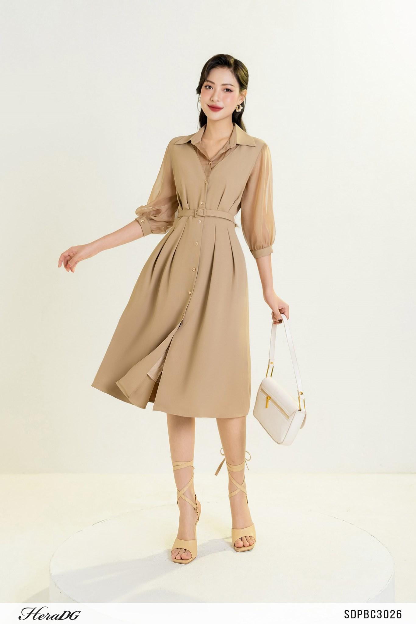 Đầm xoè tay lỡ, cổ đức