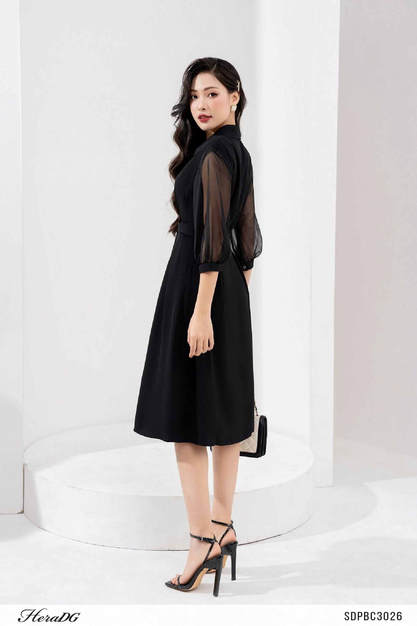 Đầm xoè tay lỡ, cổ đức