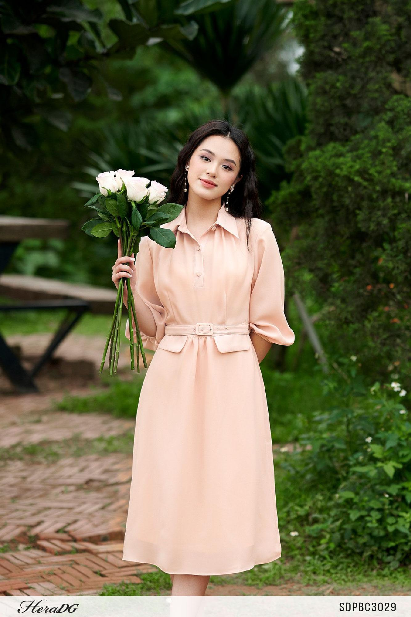 Đầm xoè cổ đức