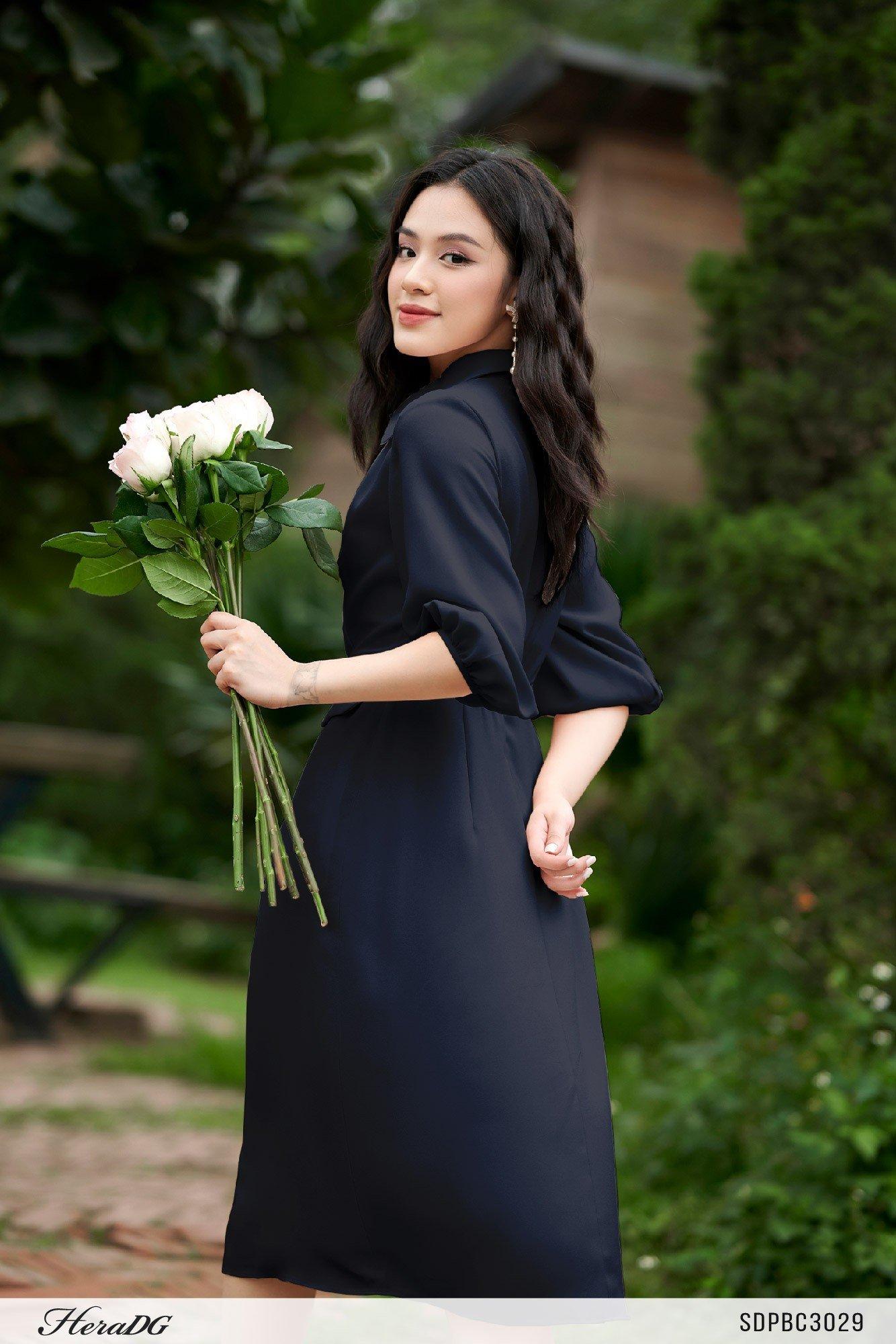 Đầm xoè cổ đức