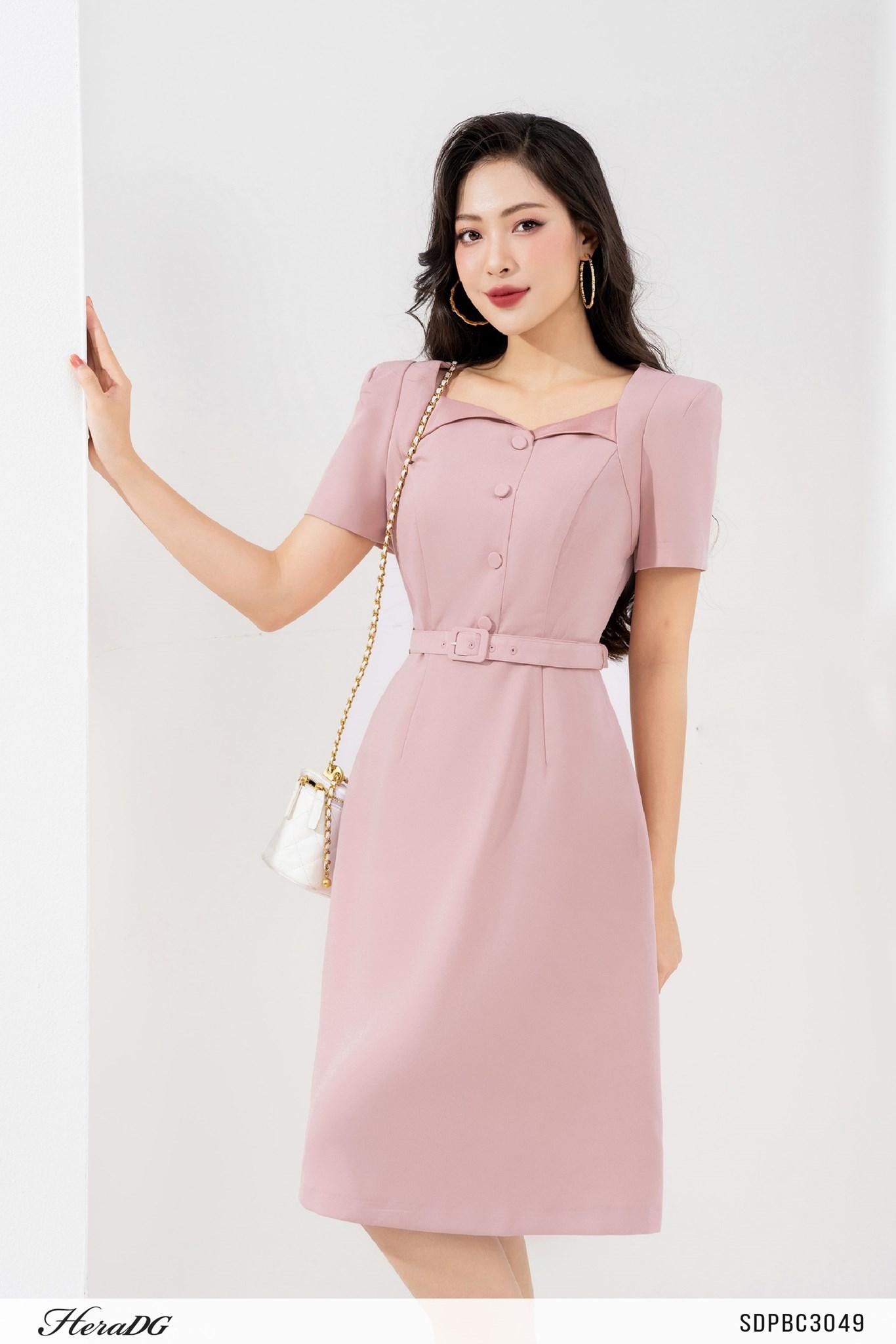 Đầm A cổ vuông kèm đai